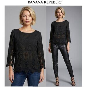 BANANA REPUBLIC - Beautiful black lace hem top (silk & cotton)